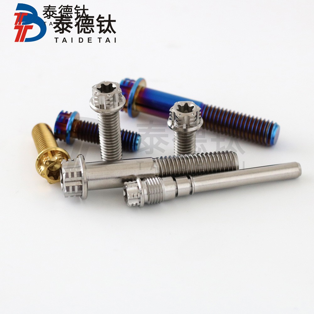 解碼船舶機(jī)械用系列緊固件的重要性！ 發(fā)布時(shí)間：2024-08-20人氣：290 次        緊固件，在船舶機(jī)械中扮演著很重要的角色。這些小小的螺絲、螺母和墊圈可能在我們眼中微不足道，但卻是船舶運(yùn)行的關(guān)鍵，負(fù)責(zé)將各個(gè)部件牢固連接在一起，確保船舶在洶涌的海洋中安全航行。讓我們一起來解碼船舶機(jī)械用系列緊固件的重要性。         在船舶機(jī)械中，緊固件的作用可謂多方面。首先，它們確保了船舶的結(jié)構(gòu)穩(wěn)固性。能想象一下，如果沒有緊固件來固定船體各部件，船舶將是多么脆弱和危險(xiǎn)。就像我們的身體需要骨骼支撐一樣，船舶也需要緊固件來支撐其整體結(jié)構(gòu)。         其次，緊固件還承擔(dān)著分布載荷的重要作用。在海上航行中，船舶常常會(huì)受到來自海浪、風(fēng)力等外部力量的影響，如果沒有合適的緊固件來均勻分布這些力量，船體各部件可能會(huì)受到不均勻的應(yīng)力，從而導(dǎo)致?lián)p壞或失效。因此，選擇適合的緊固件對(duì)船舶的安全運(yùn)行很重要。         此外，緊固件還可以減少船舶在運(yùn)行過程中的振動(dòng)和噪音。想象一下，如果船舶在航行中頻繁發(fā)生振動(dòng)，不僅會(huì)影響船員的舒適度，還可能導(dǎo)致船體疲勞和損壞。通過使用合適的緊固件，可以有效減少船舶的振動(dòng)和噪音，提升航行的平穩(wěn)性和舒適度。         總的來說，船舶機(jī)械用系列緊固件的重要性不可小覷。它們不僅是船舶結(jié)構(gòu)的支撐和保障，還能分布載荷、減少振動(dòng)和噪音，確保船舶安全、穩(wěn)定地航行在廣闊的海洋中。